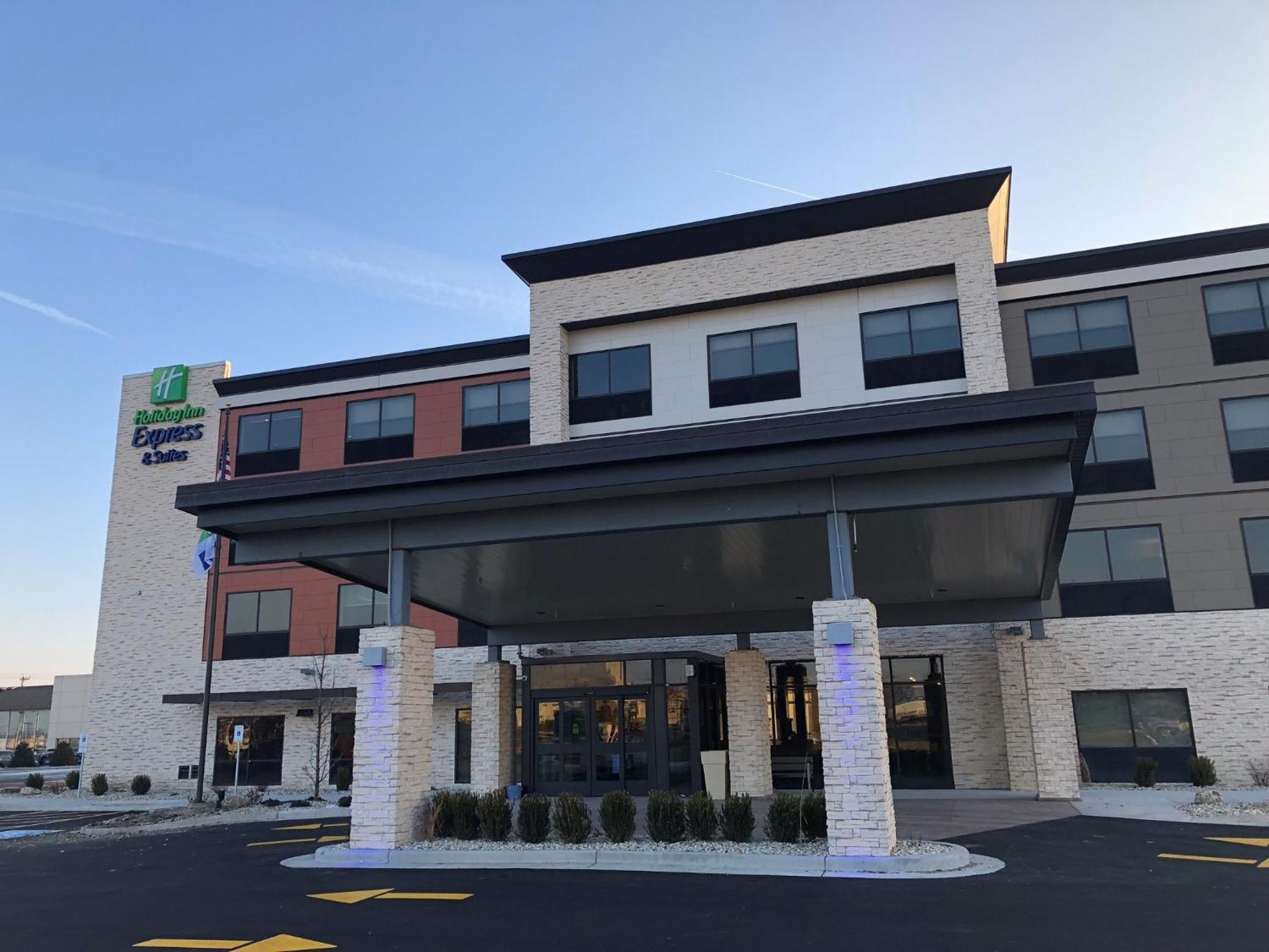 Holiday Inn Express & Suites Racine By Ihg Exterior foto