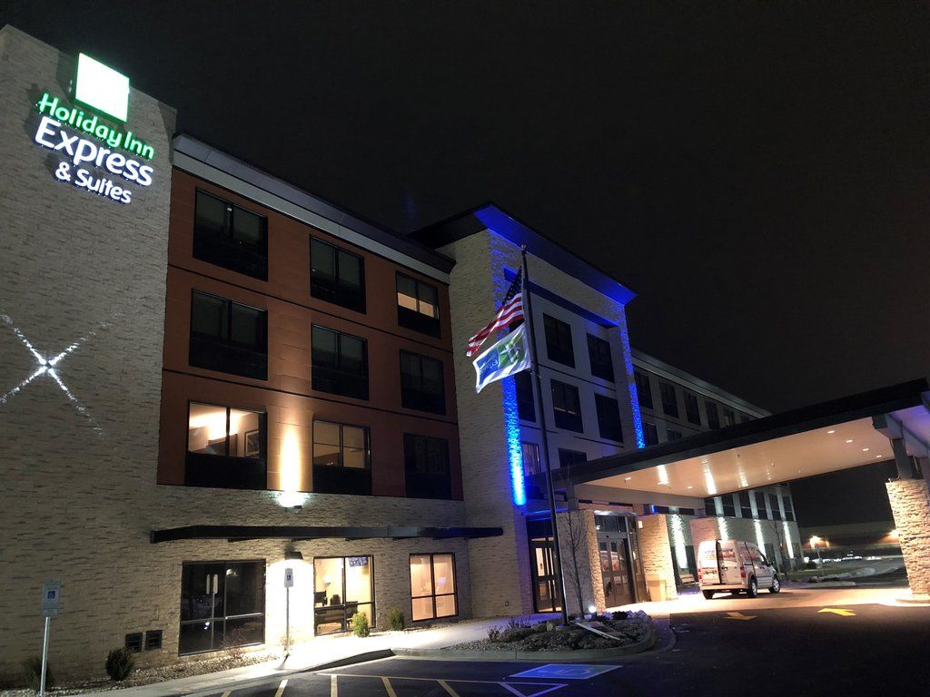 Holiday Inn Express & Suites Racine By Ihg Exterior foto